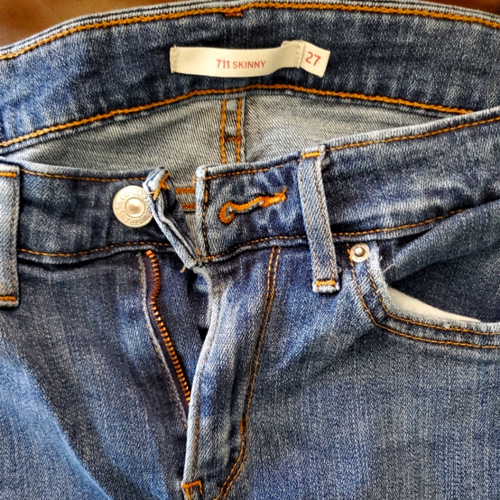 711 levis